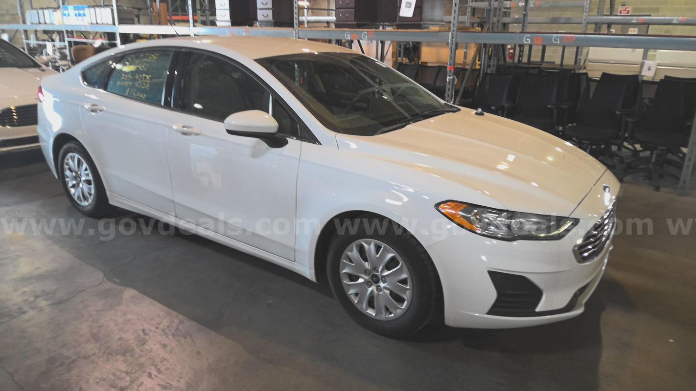 2019 Ford Fusion, White
