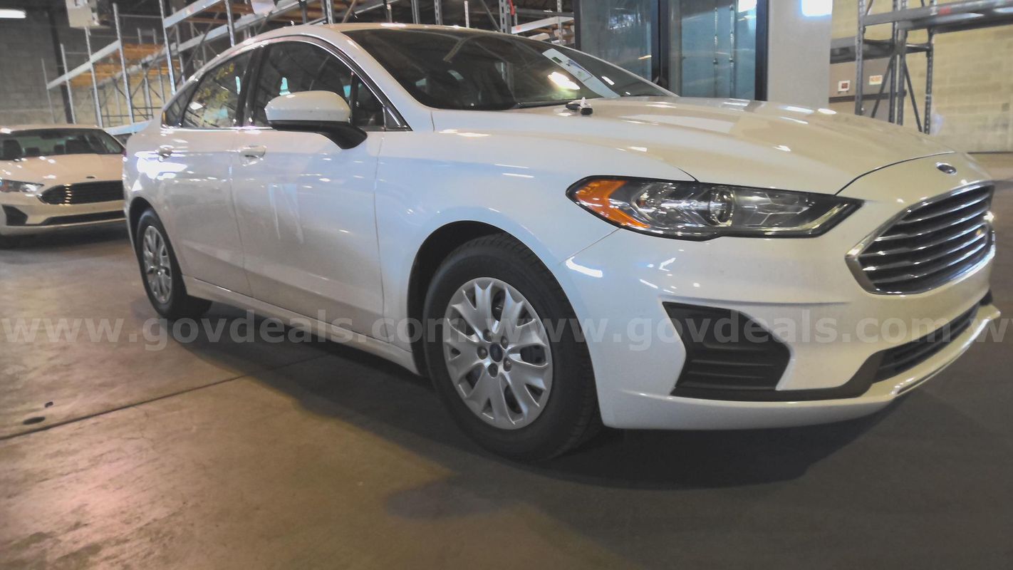 2019 Ford Fusion, White