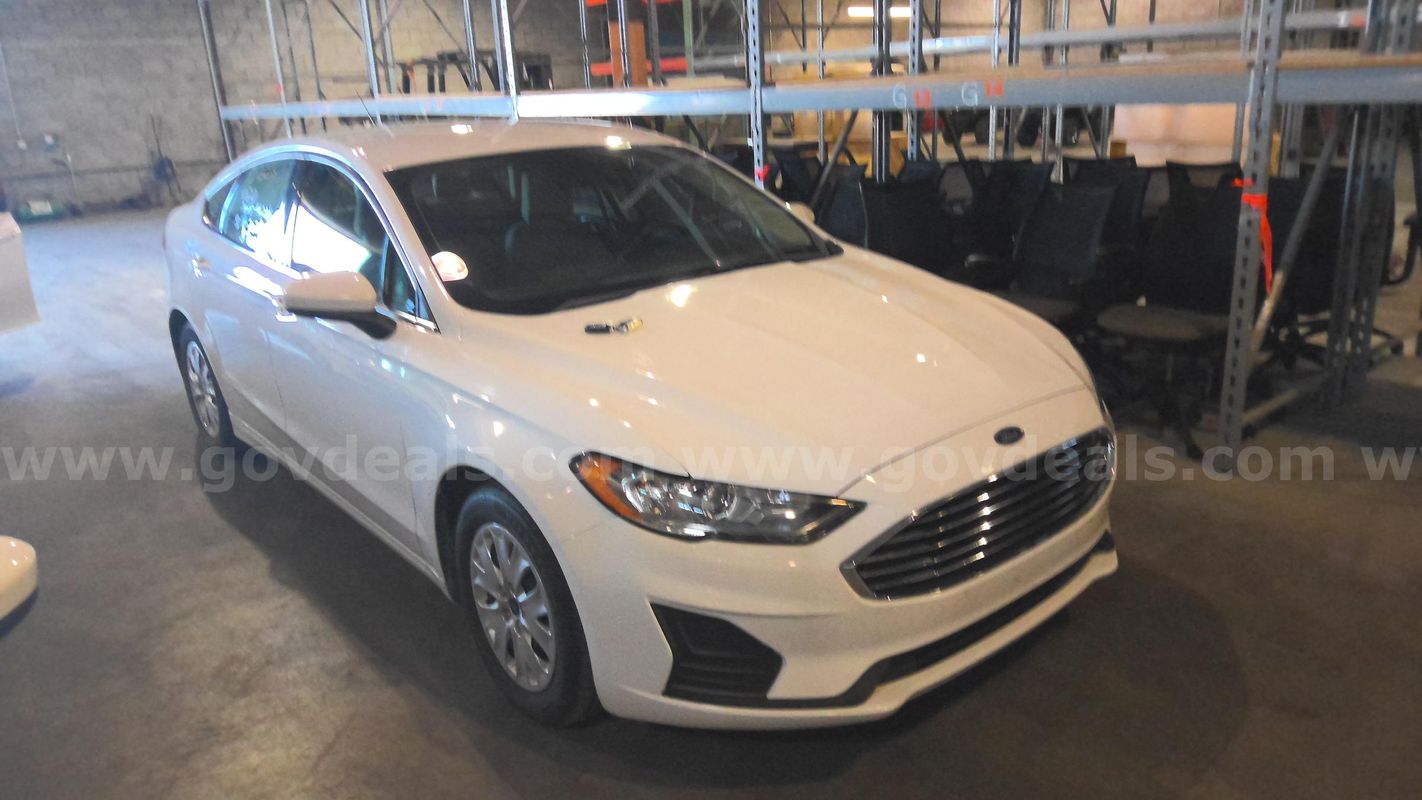 2019 Ford Fusion, White