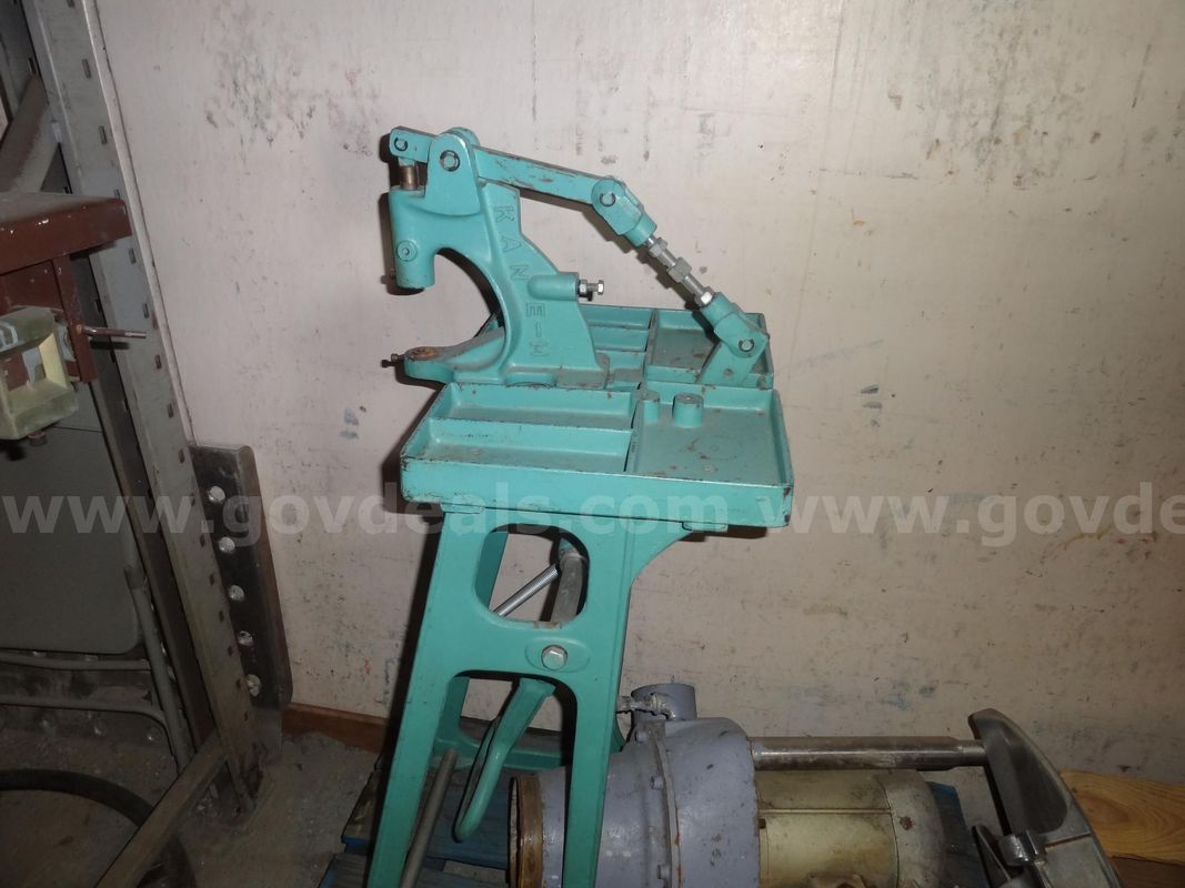 Button Hole Machine