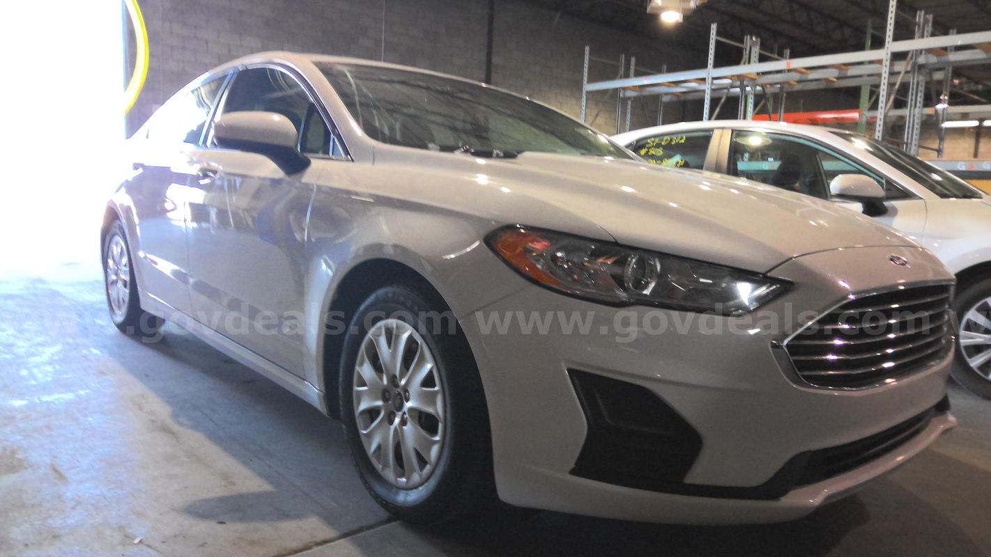 2019 Ford Fusion, White