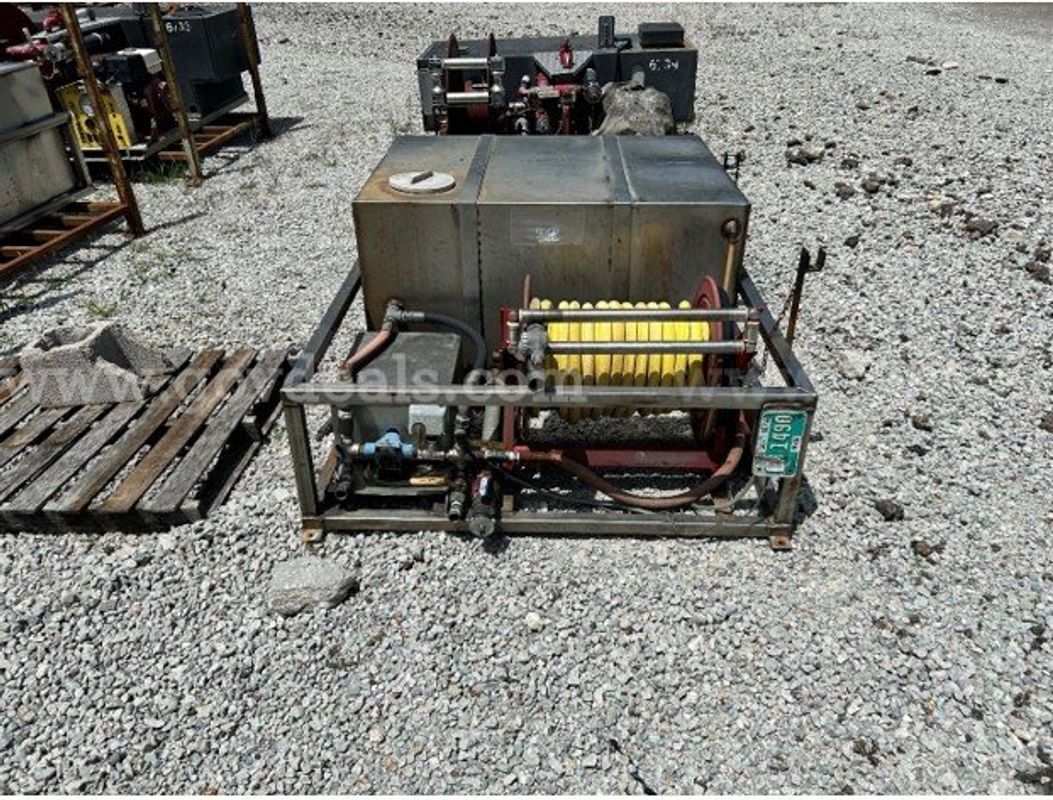 1998 Aqua Duk Pumper 100 gal