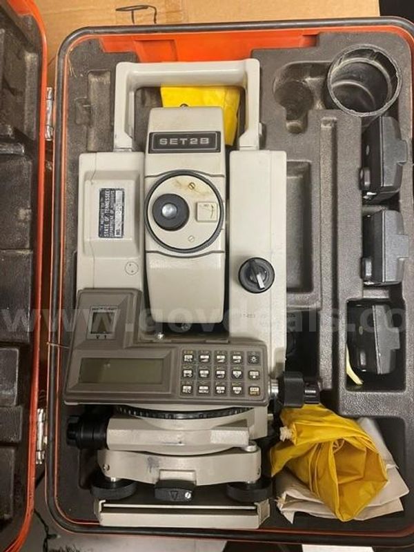 Leitz Total Station