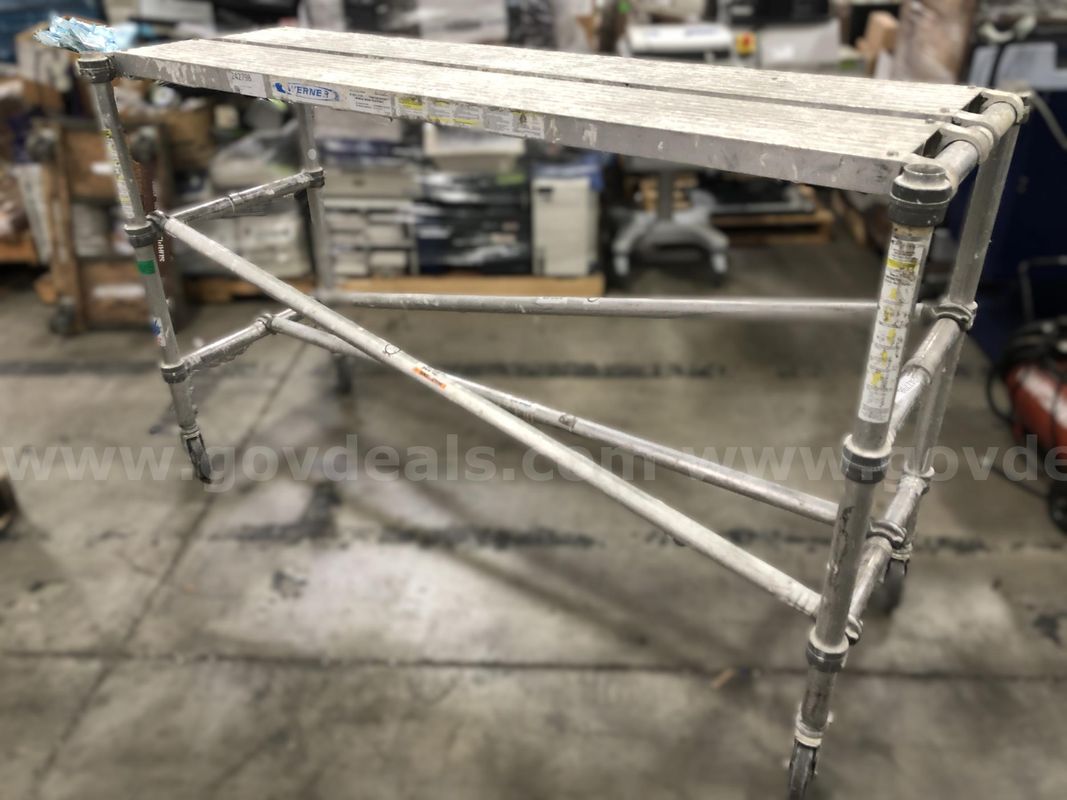 Scaffolding: Single Level Portable, Aluminum