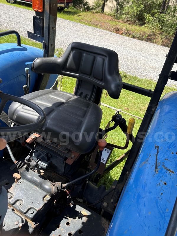 New Hollan TT75A Tractor