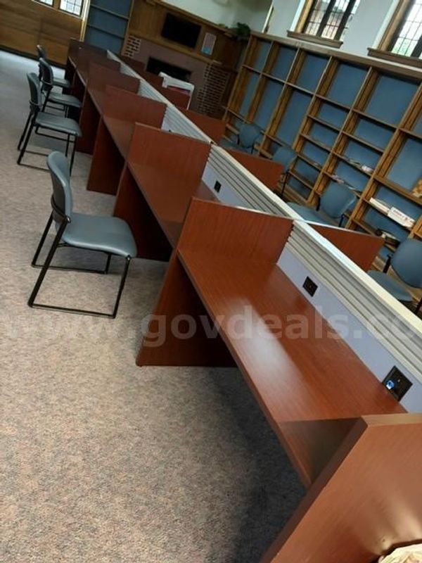 Cubical Desk with Chairs