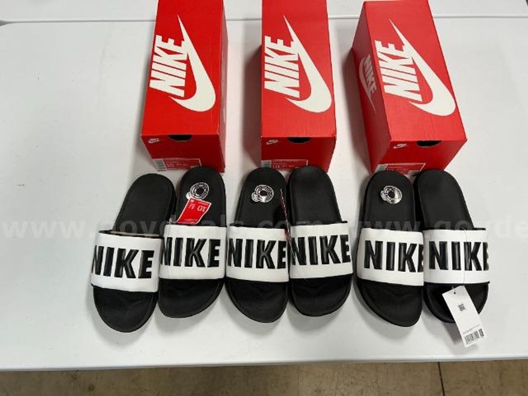 Lot of 3, WMNS Nike Offcourt Slide, Black in color. Size: 10