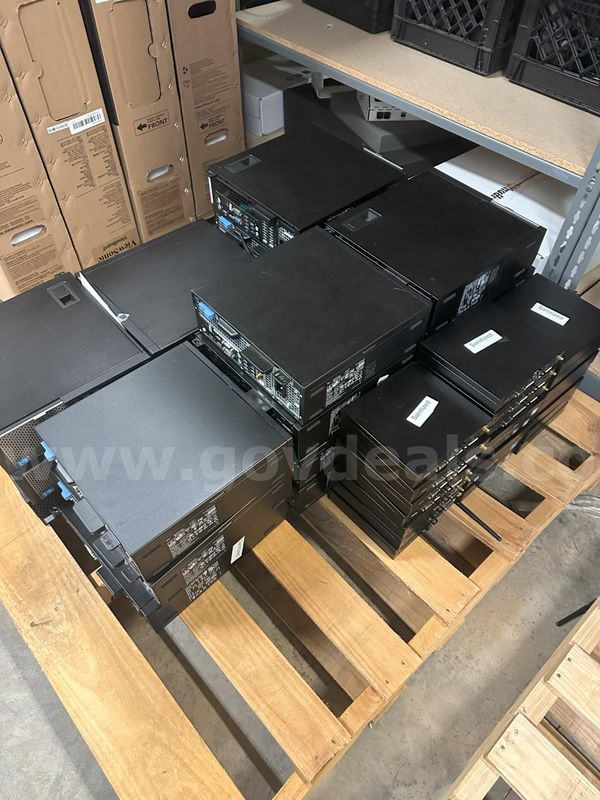Lot of Dell Desktops