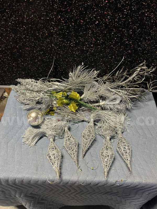MSU Lot # 9039- Silver Decor Lot