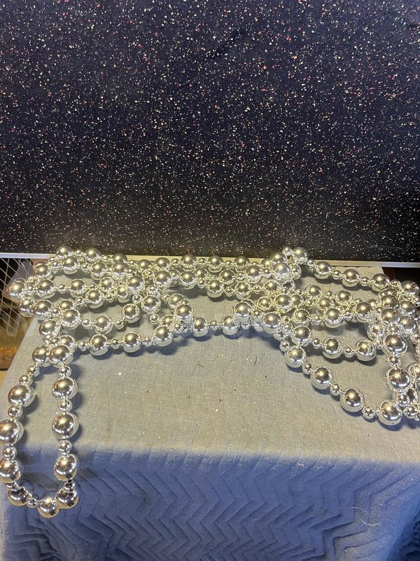 MSU Lot # 9043- Silver Chain Decor Lot