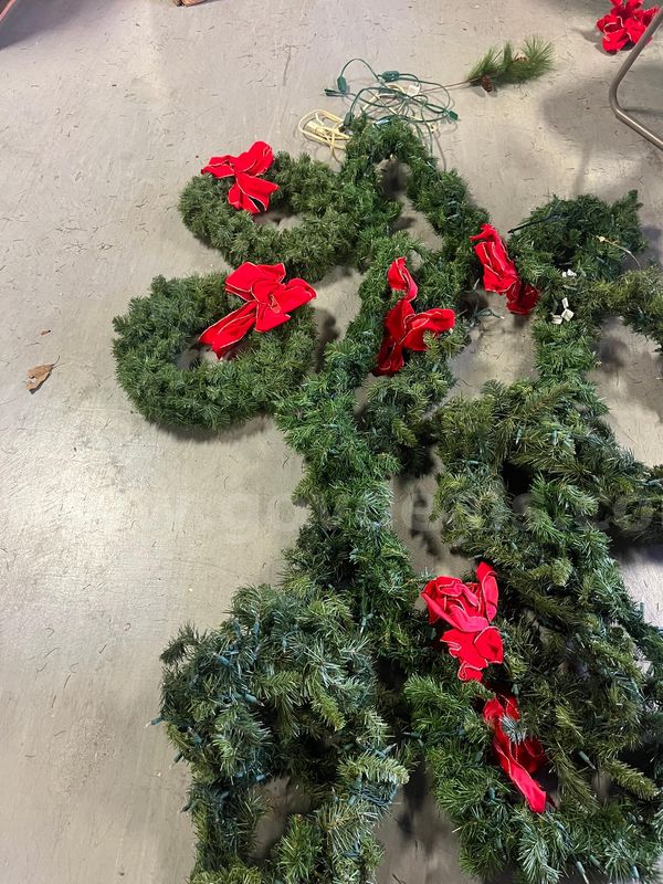 MSU Lot # 9283- Lot of Misc. Christmas Decor