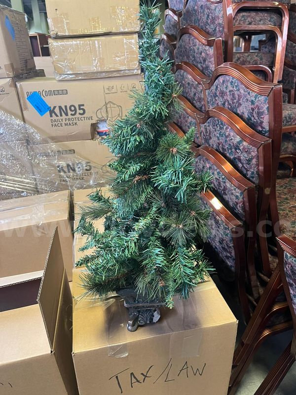 MSU Lot # 9291- Miniature Christmas Tree Decor