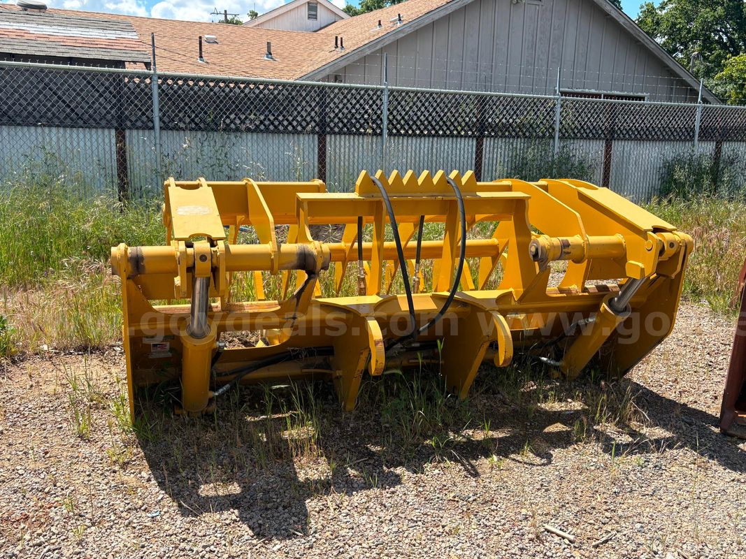 Rockland Grapple for 914 M CAT Loader