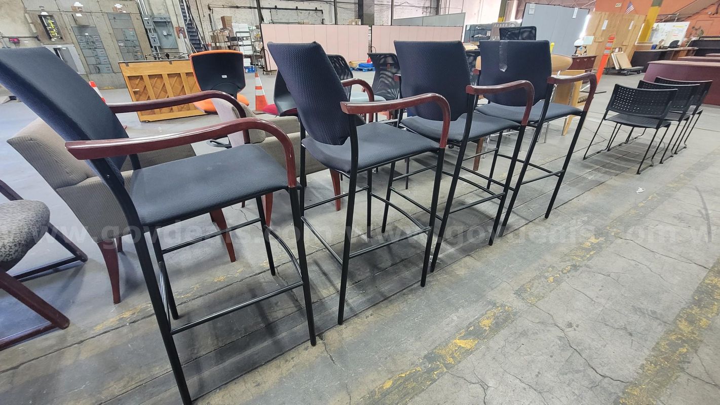 **** 46 Inch Highchair Stool W Wooden Arm Rest Set Of 4 ****