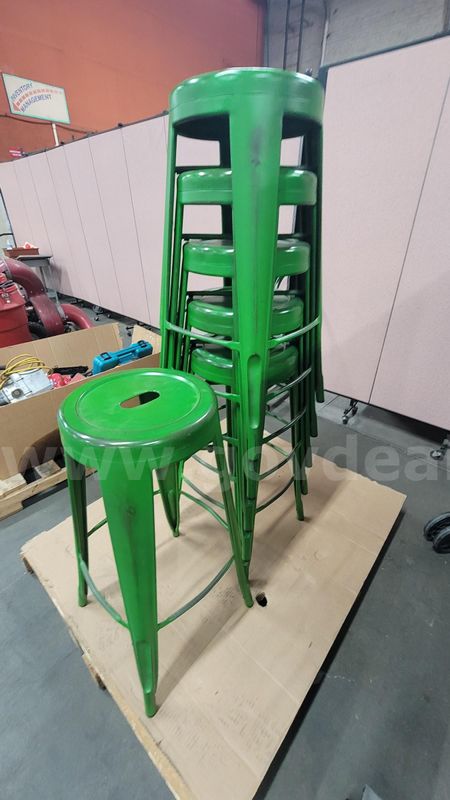 **** Green Metal Stool 6 Units **** (I)
