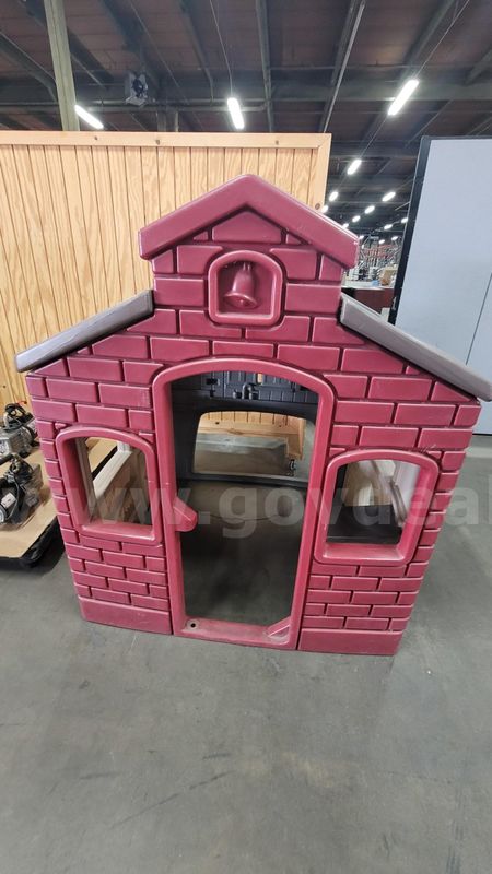 **** Little Tikes Town Playhouse **** (I)