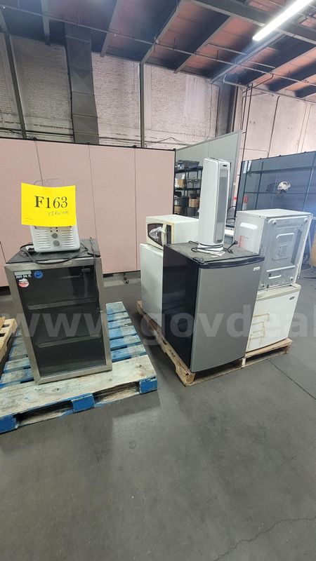 **** 2 Pallets Assorted Appliances **** (I)