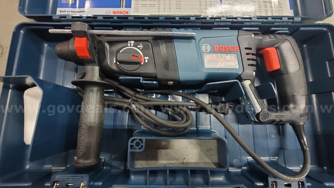 ****  Bosch Bulldog Xtreme Roto Hammer **** (I)