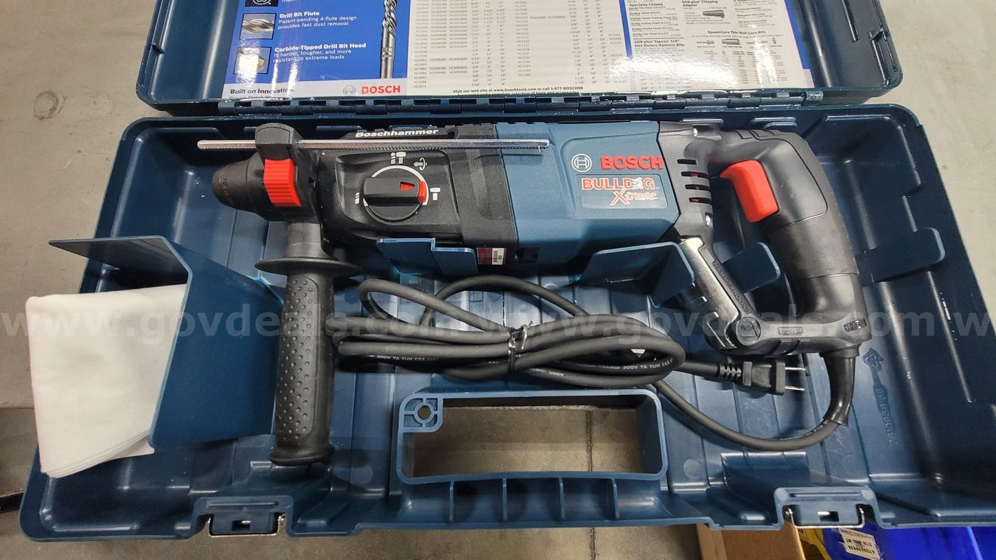 ****  Bosch Bulldog Xtreme Roto Hammer **** (I)