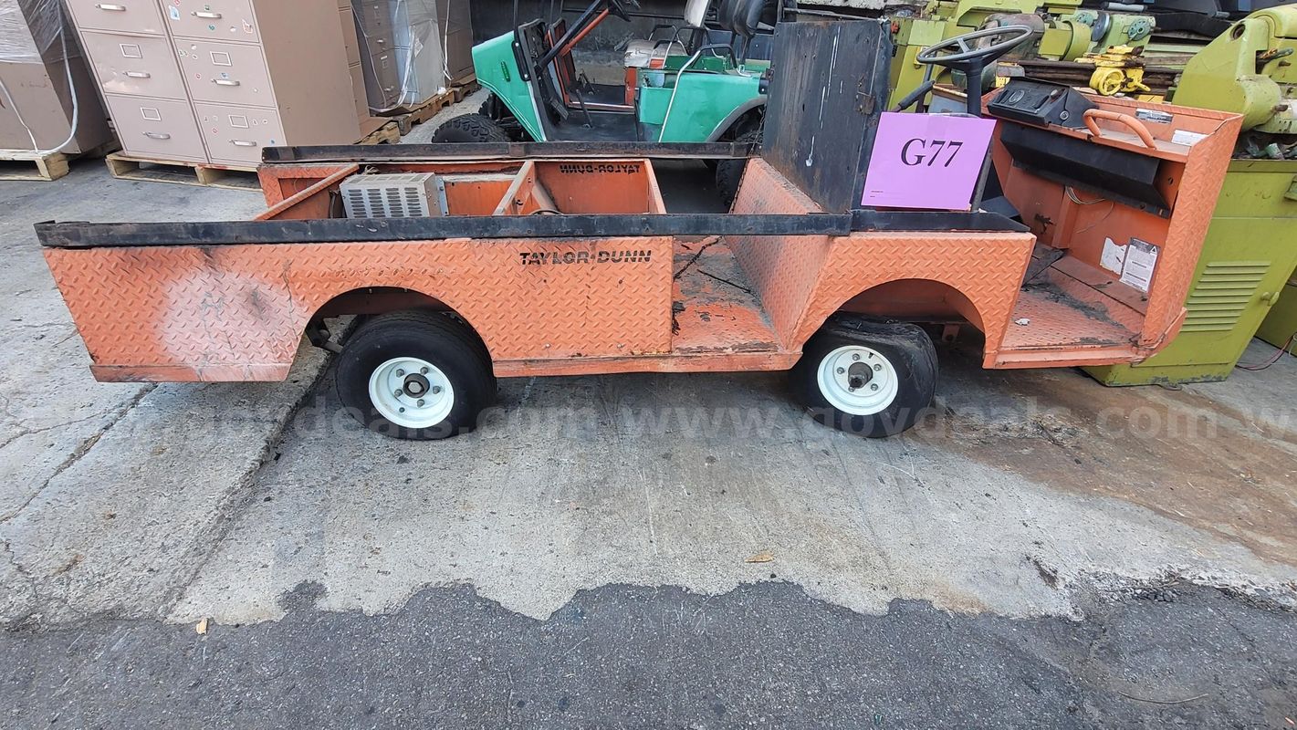 **** Taylor Dunn Tow Tractor **** (I)