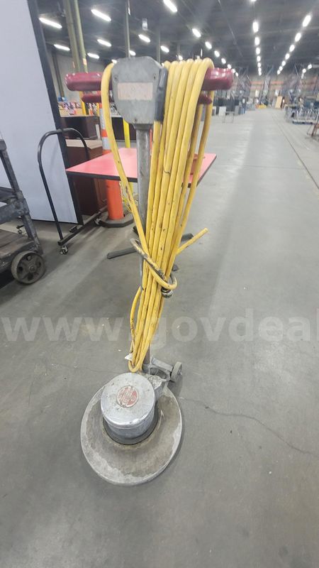 **** Holt Cahlenger Commercial Floor Polsher **** (I)