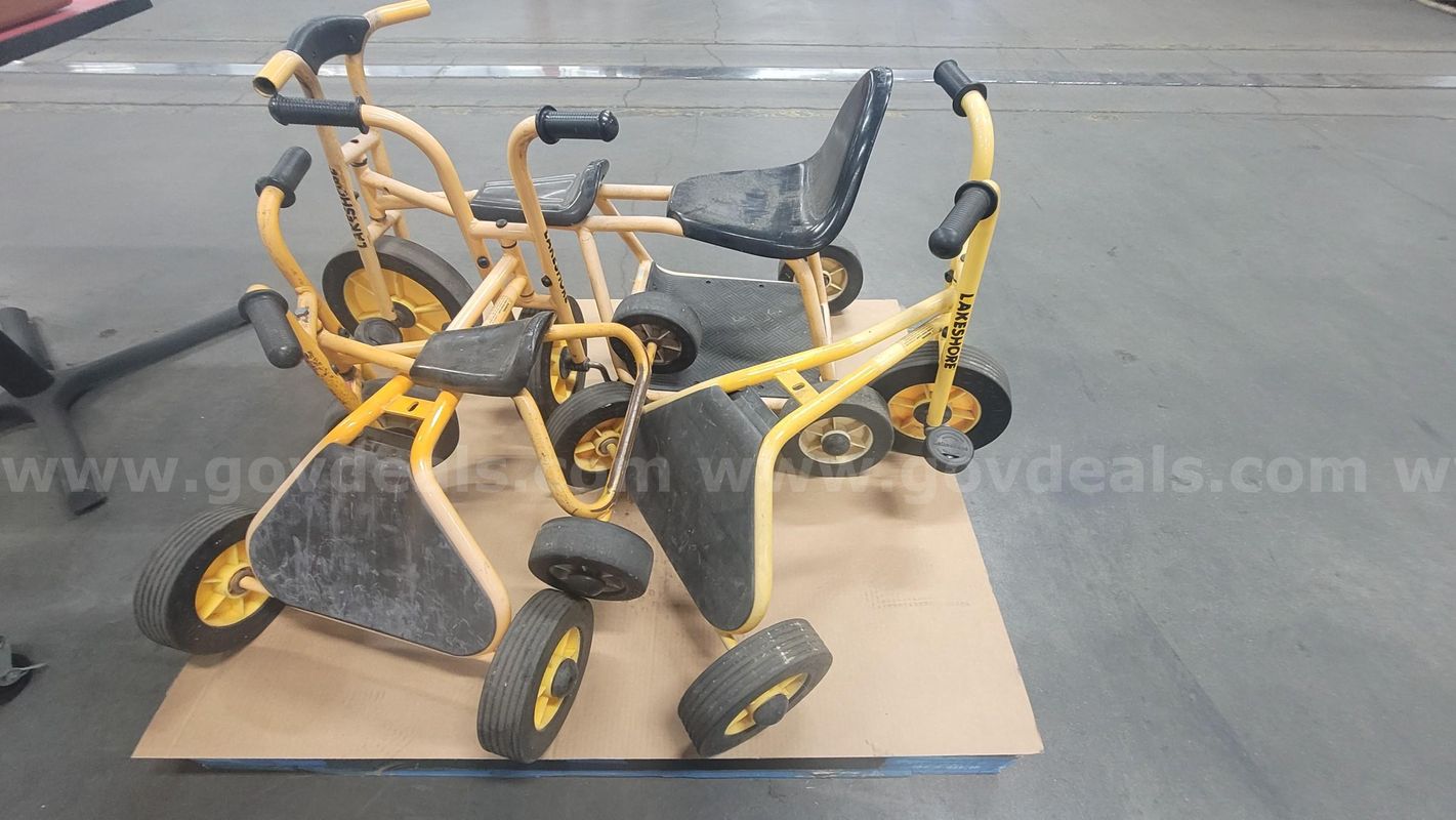 **** 4 UNITS LAKESHORE KIDS BIKE **** (I)