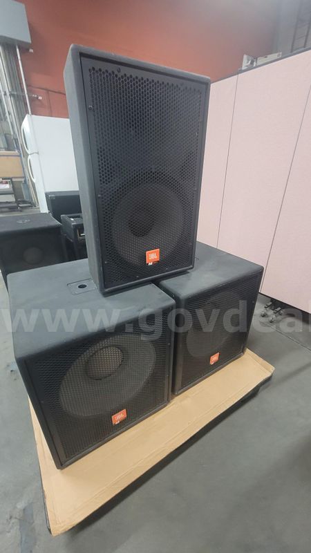 **** 3 Units Jbl Speakers **** (I)