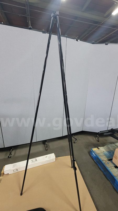 **** Heavy Duty Instant Easel**** (I)