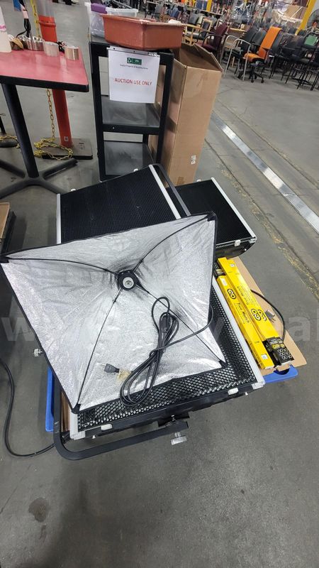 **** Assorted Video Lightings Photography Accessories **** (I)