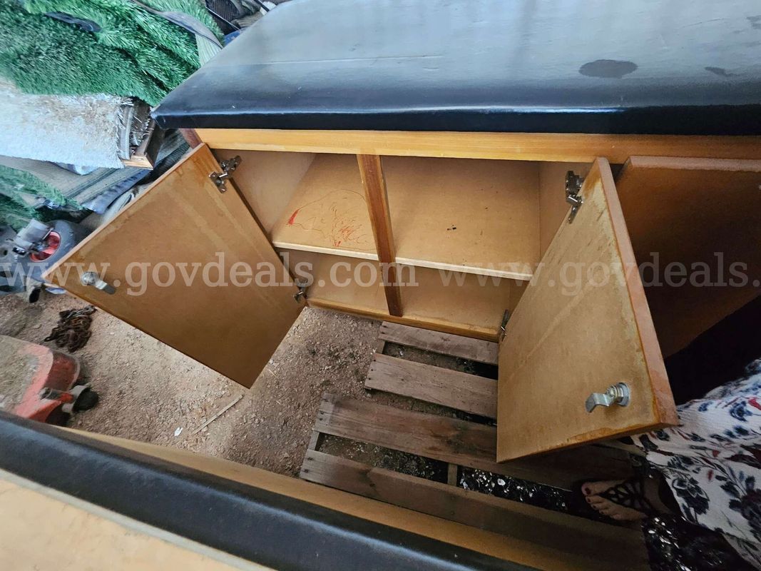 Cabinet - waist height / GREAT storage