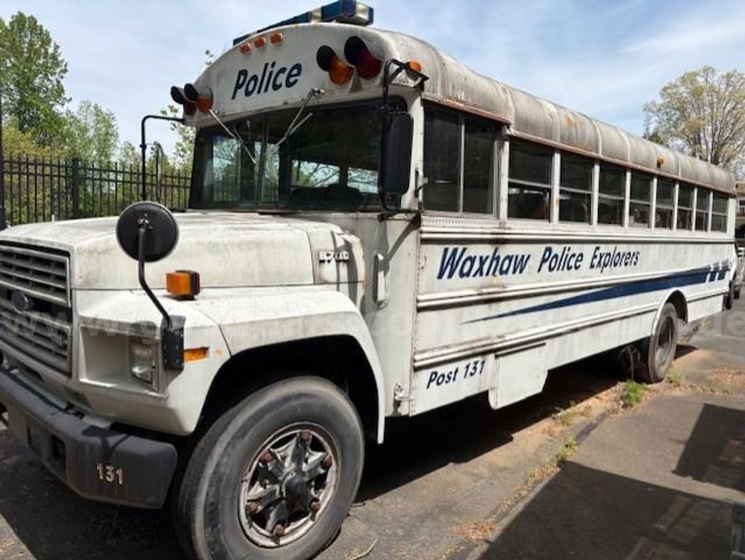 1987 Ford B7000