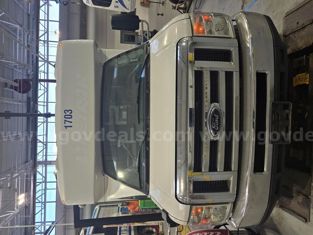 2017 Ford E450