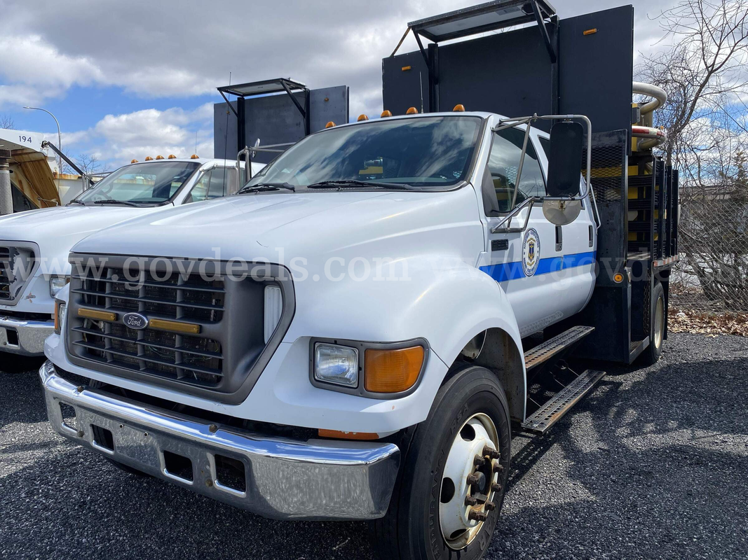 2003 Ford F-650