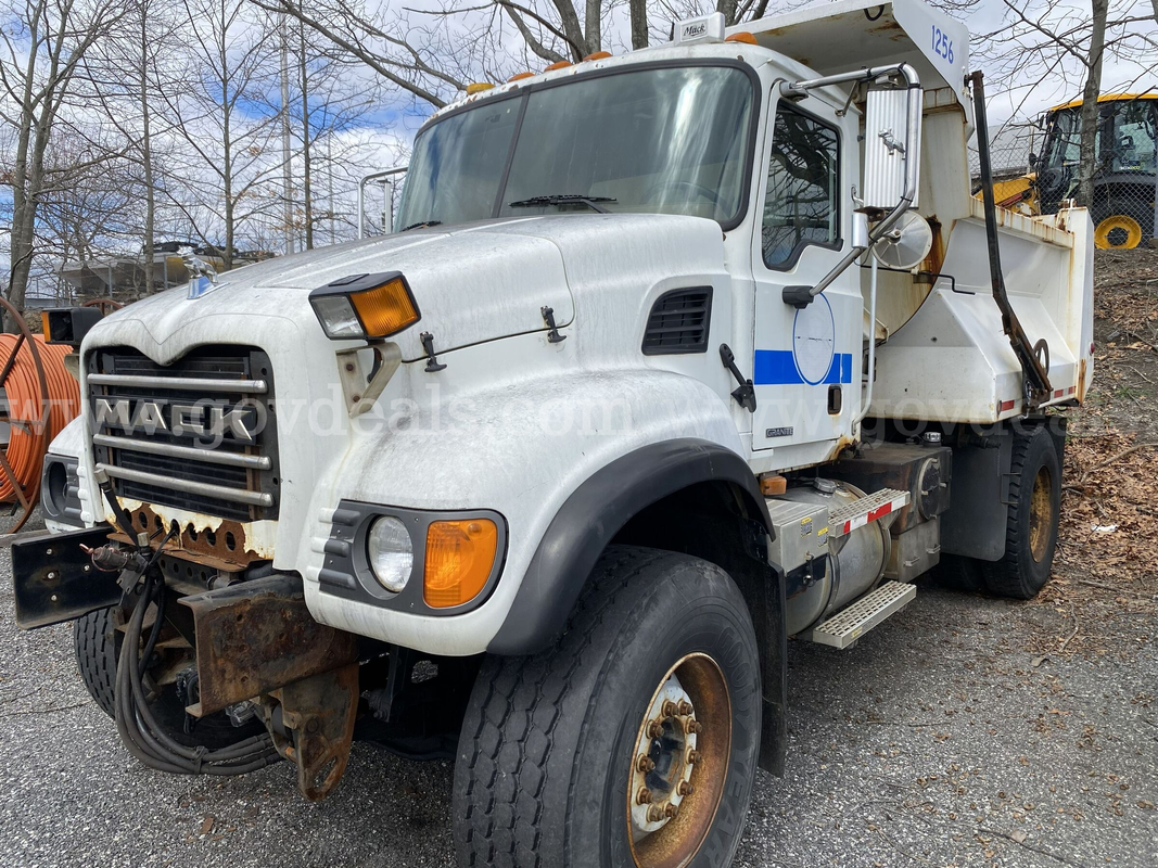 2007 Mack CV712