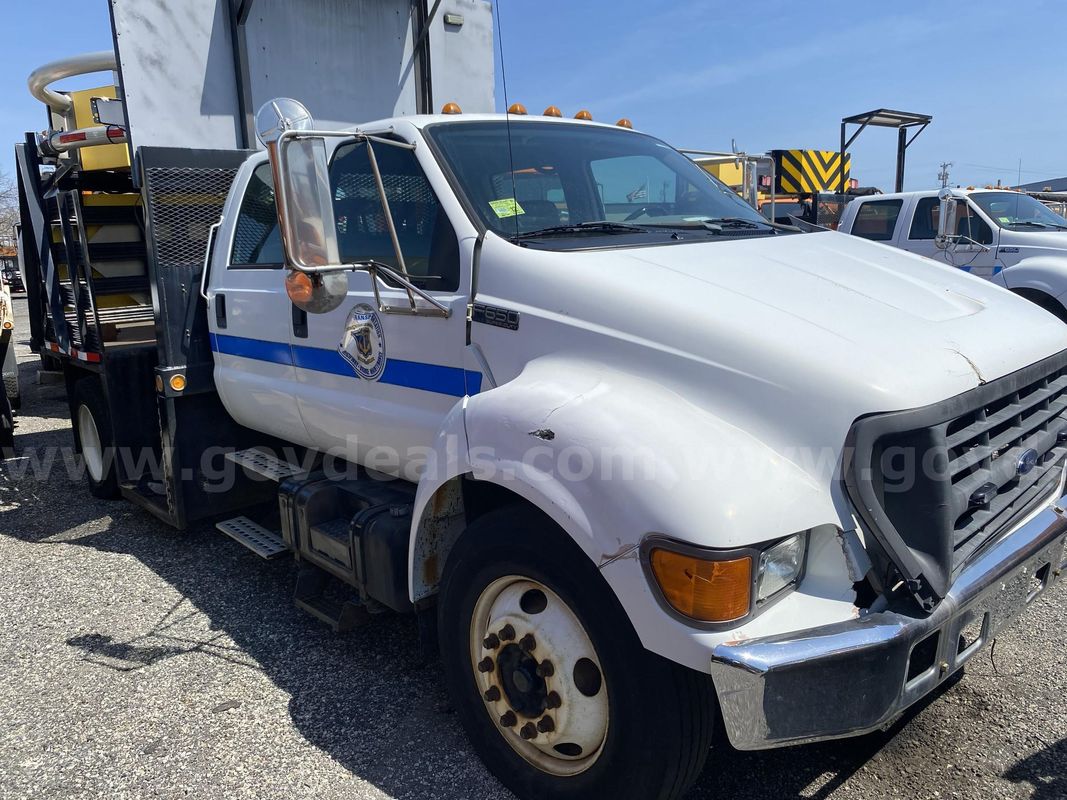 2003 Ford F-650