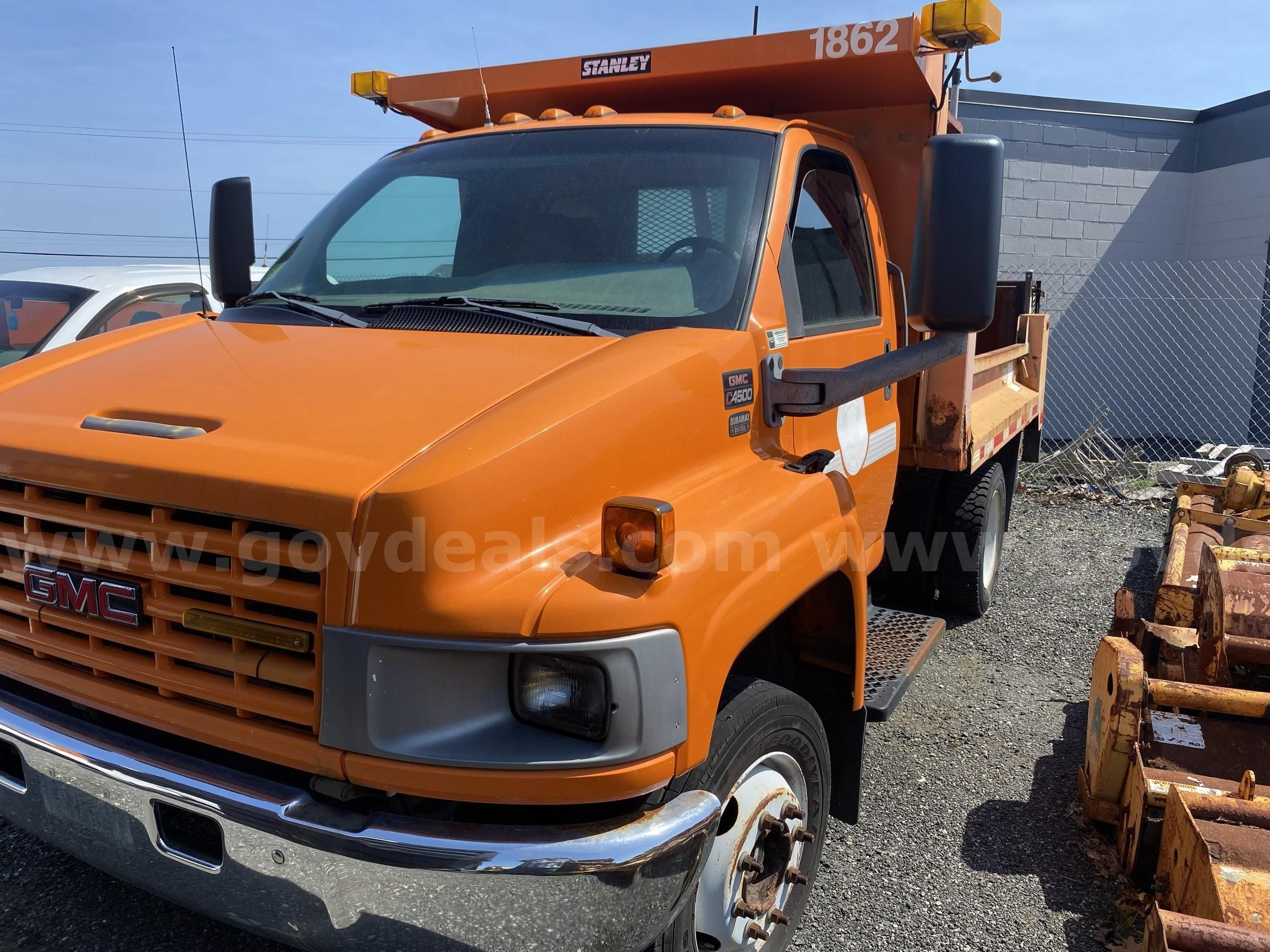 2003 Gmc C4c042