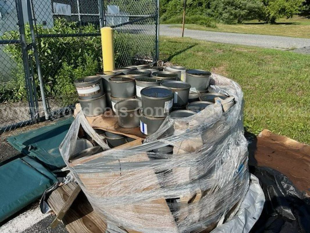 Approximately 80 cans Printing Ink mixed colors (Two Pallets)