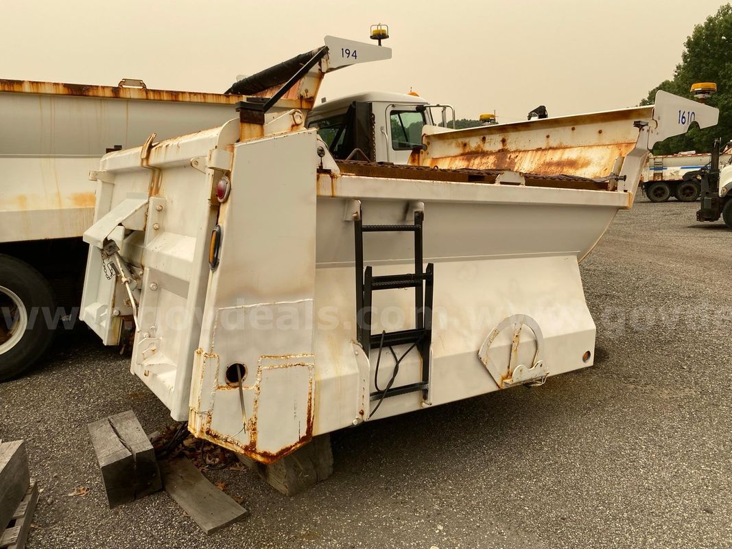 6 wheel dump truck body