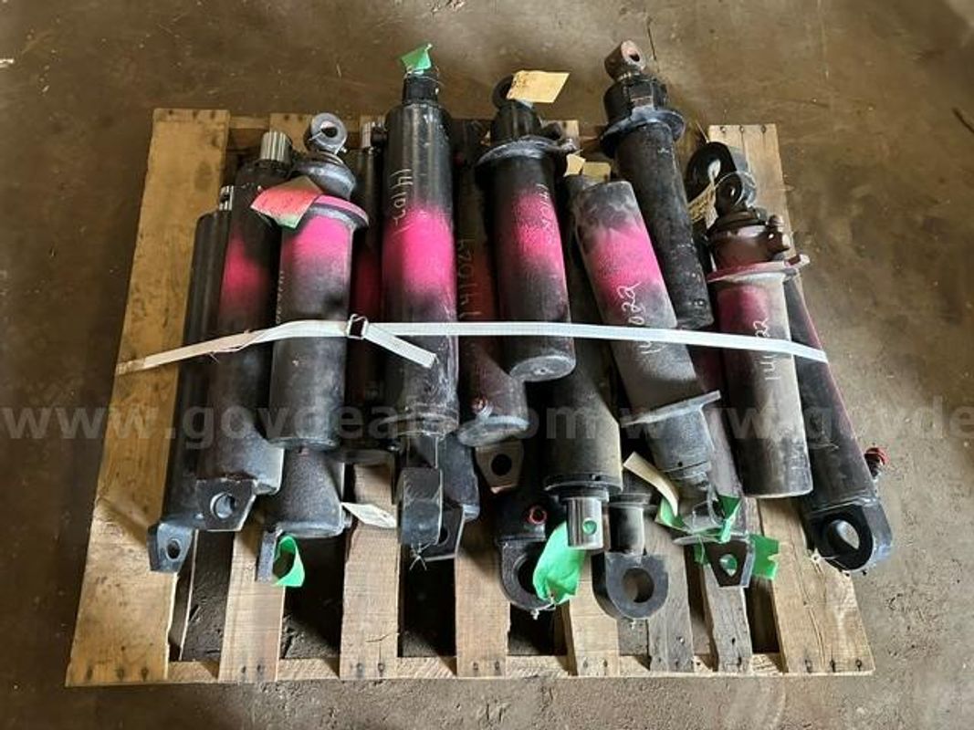 Twelve Root turn cylinders and four Root down pressure cylinders