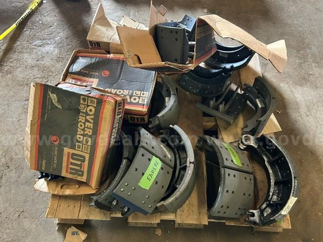 Two sets KIT-FT4707Q brakes shoes and two sets ABEX4515TP-CAST brake shoes