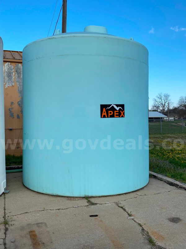 10,000 Gallon Poly Tank