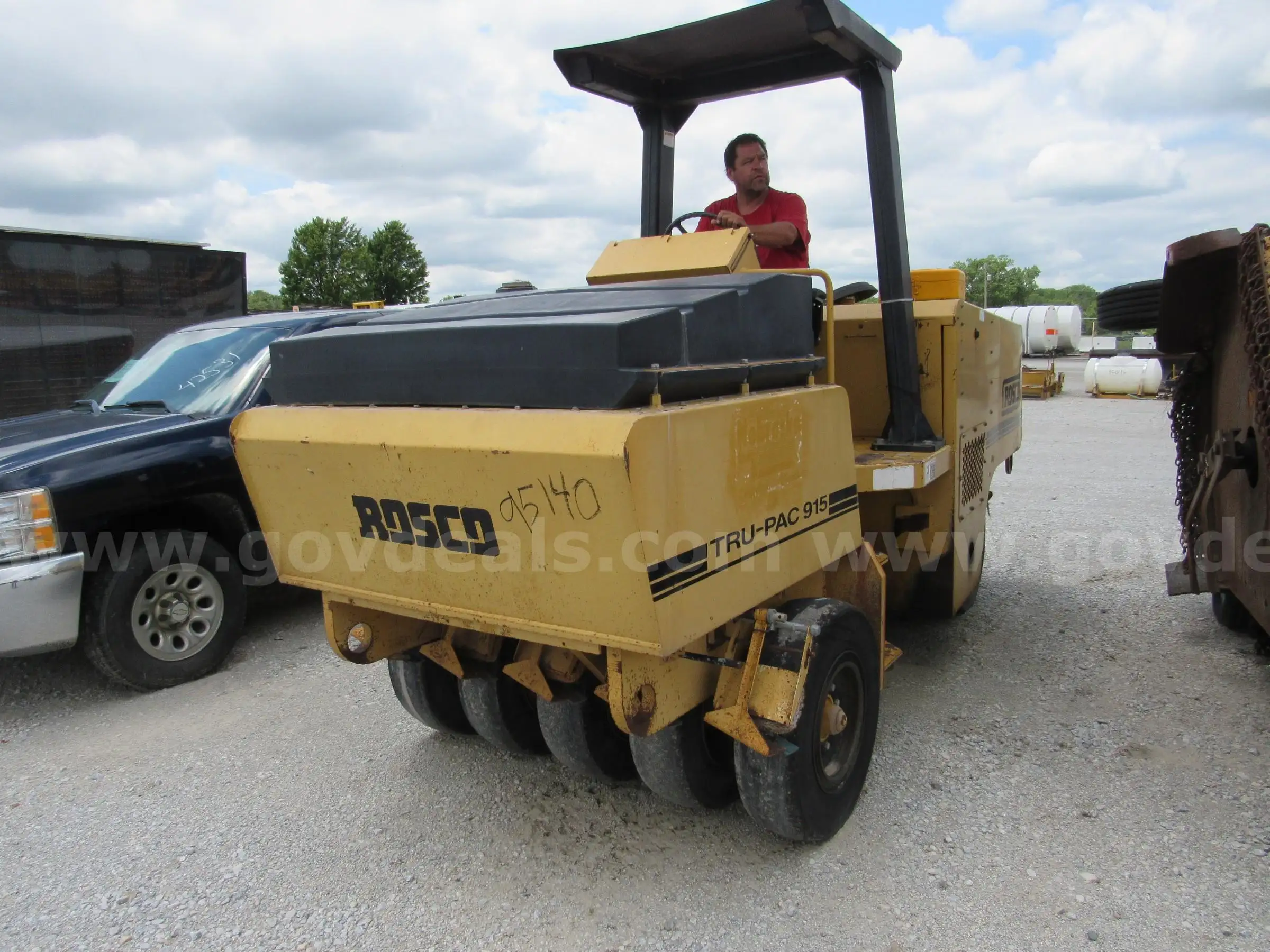 1995 Rosco Pneumatic Roller