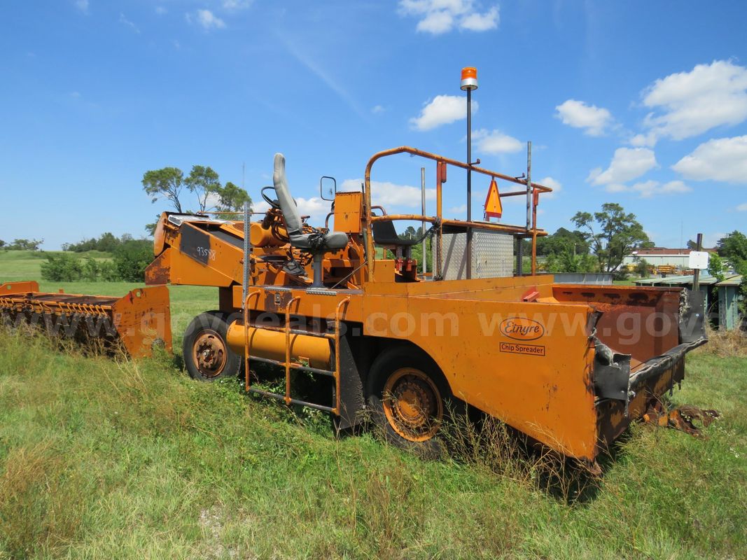 1983 Etnyre Amor Coat Spreader
