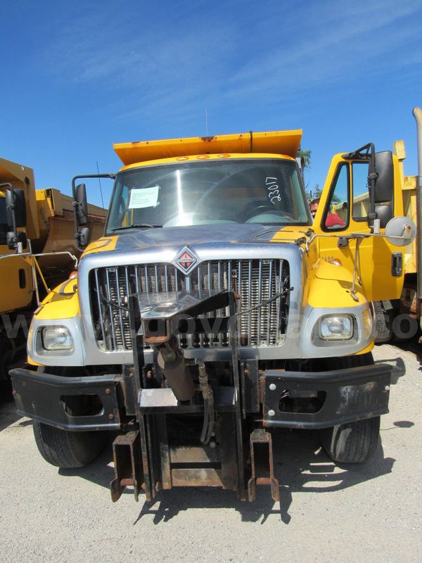 2003 International 7400