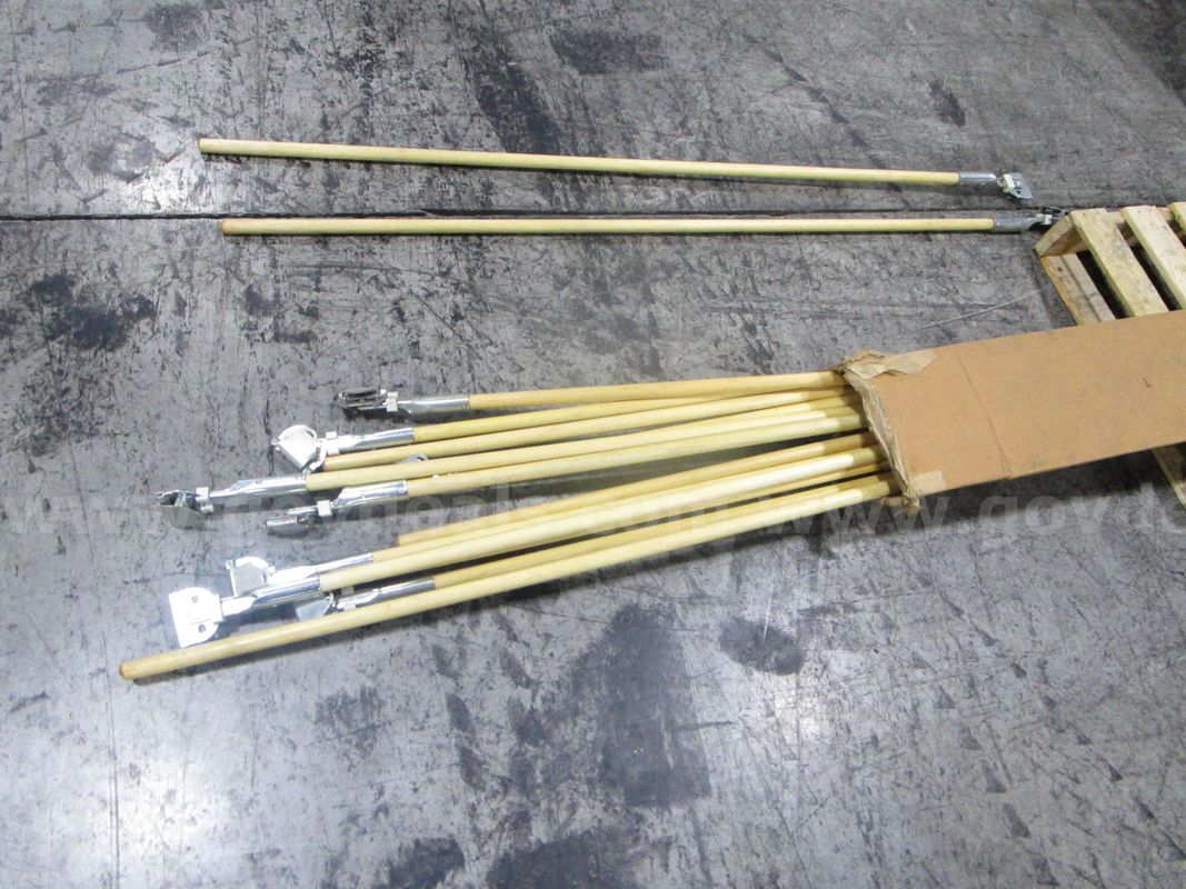 14 Dust Mop Handles (E)