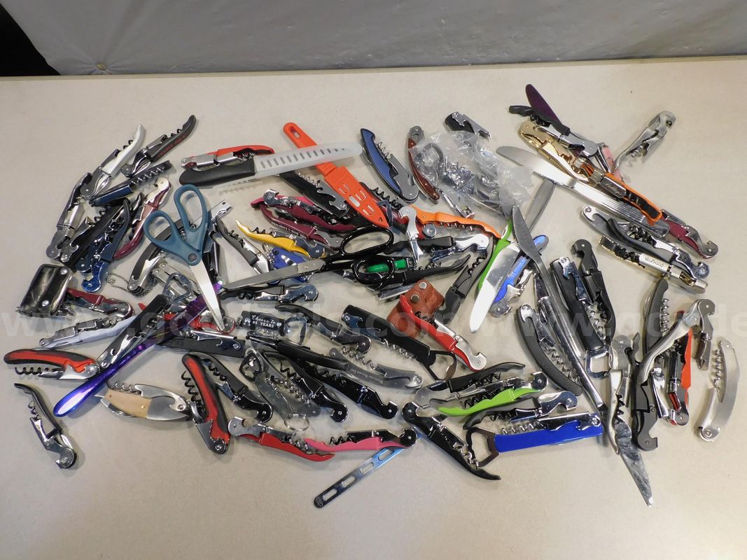 Kitchen Items & Corkscrews (FS)