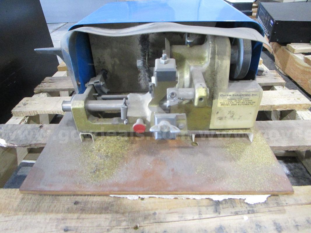 Key Cutting Machine (C)