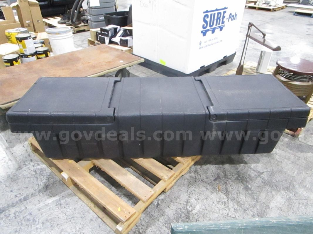 Truck Bed Plastic Toolbox (E)