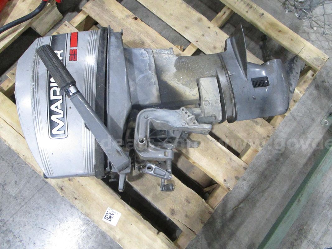 Mariner Boat Motor (L)