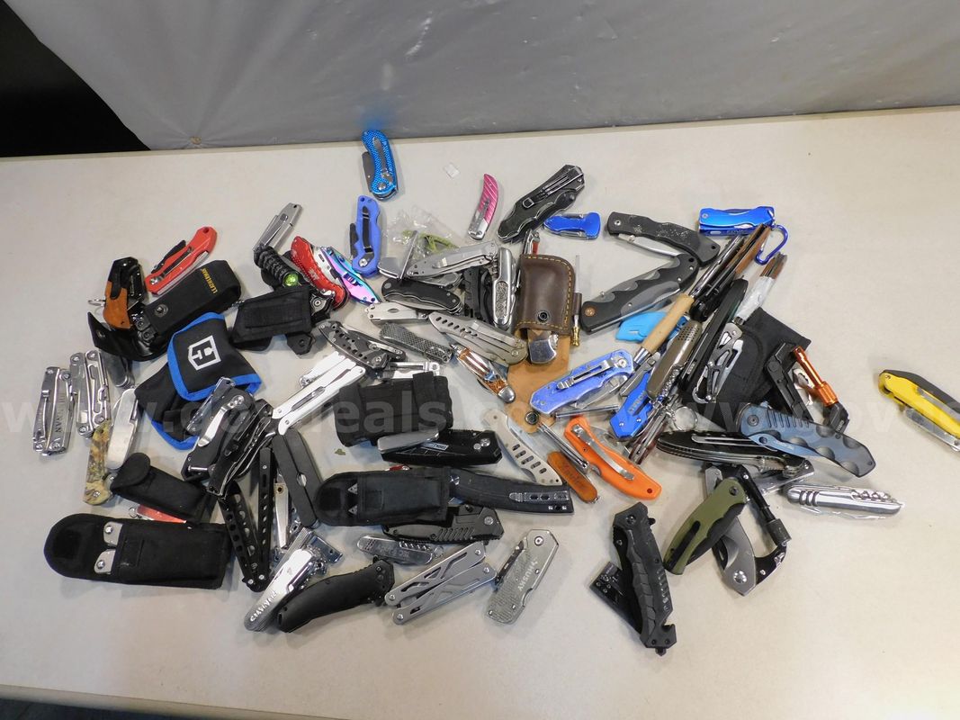 20 lbs Knives & Multi-tools (FS)